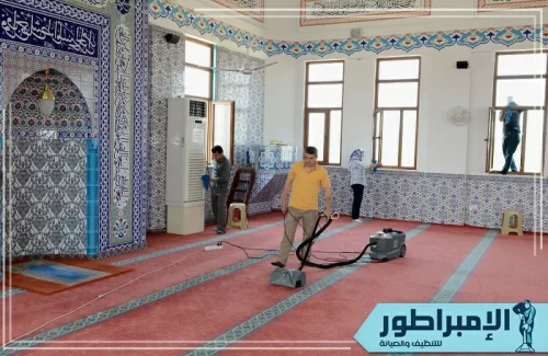 تنظيف أبواب وشبابيك المساجد بخميس مشيط