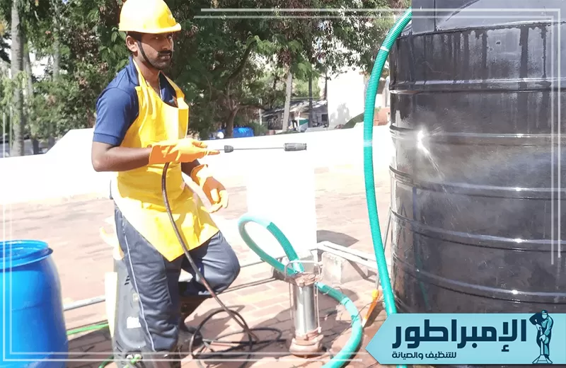 خدمة عزل اسطح وخزانات بالباحة تضمن حماية فعّالة من تسرب المياه والرطوبة، باستخدام أفضل المواد العازلة لضمان عزل طويل الأمد وجودة عالية.