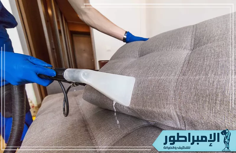 شركة تنظيف كنب بالبخار بجدة تقدم خدمة احترافية لتنظيف وتطهير الأثاث بمعدات حديثة تضمن إزالة الأوساخ والبقع بفعالية وأمان، مع الحفاظ على جودة الأقمشة.